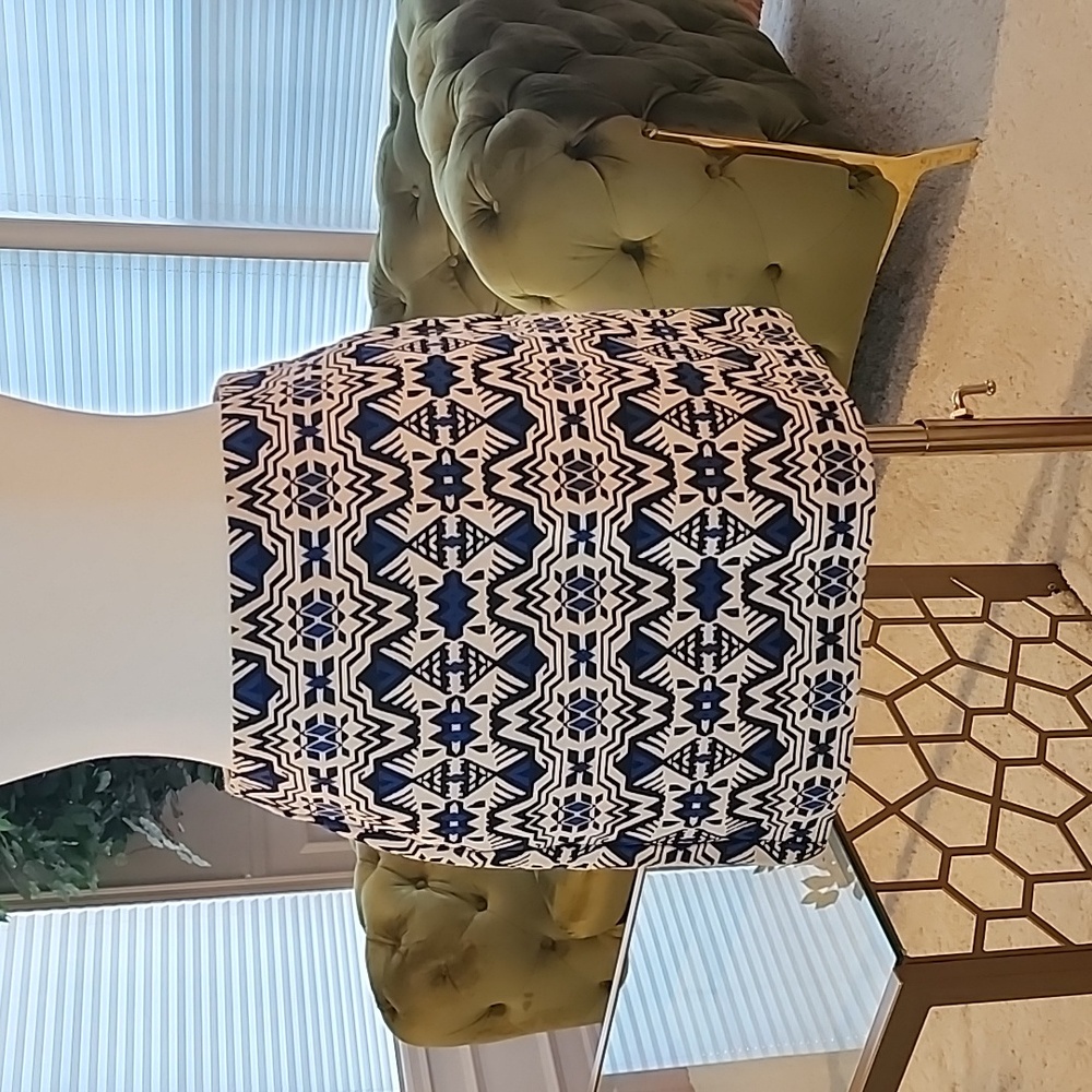 H&M mini skirt, Like new. Size 4